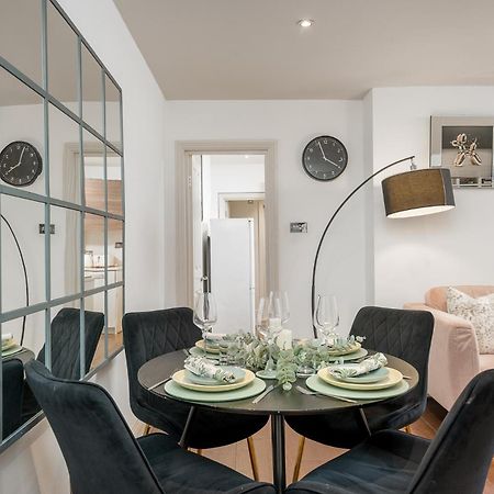 Niru Experience Hidden Gem In Chelsea 2Bd 2Ba Apartment London Bagian luar foto