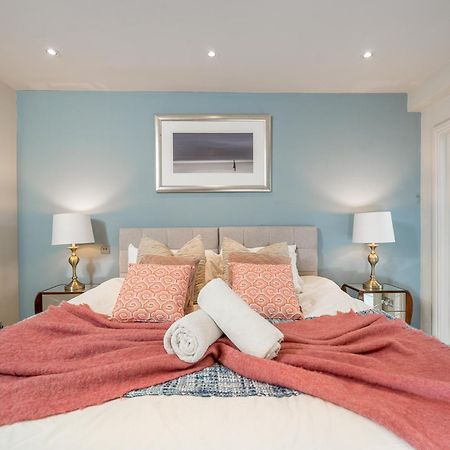 Niru Experience Hidden Gem In Chelsea 2Bd 2Ba Apartment London Bagian luar foto