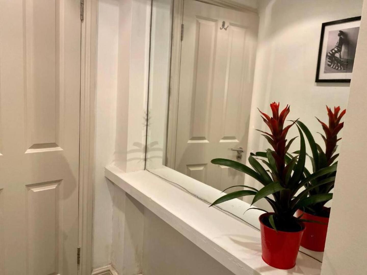 Niru Experience Hidden Gem In Chelsea 2Bd 2Ba Apartment London Bagian luar foto