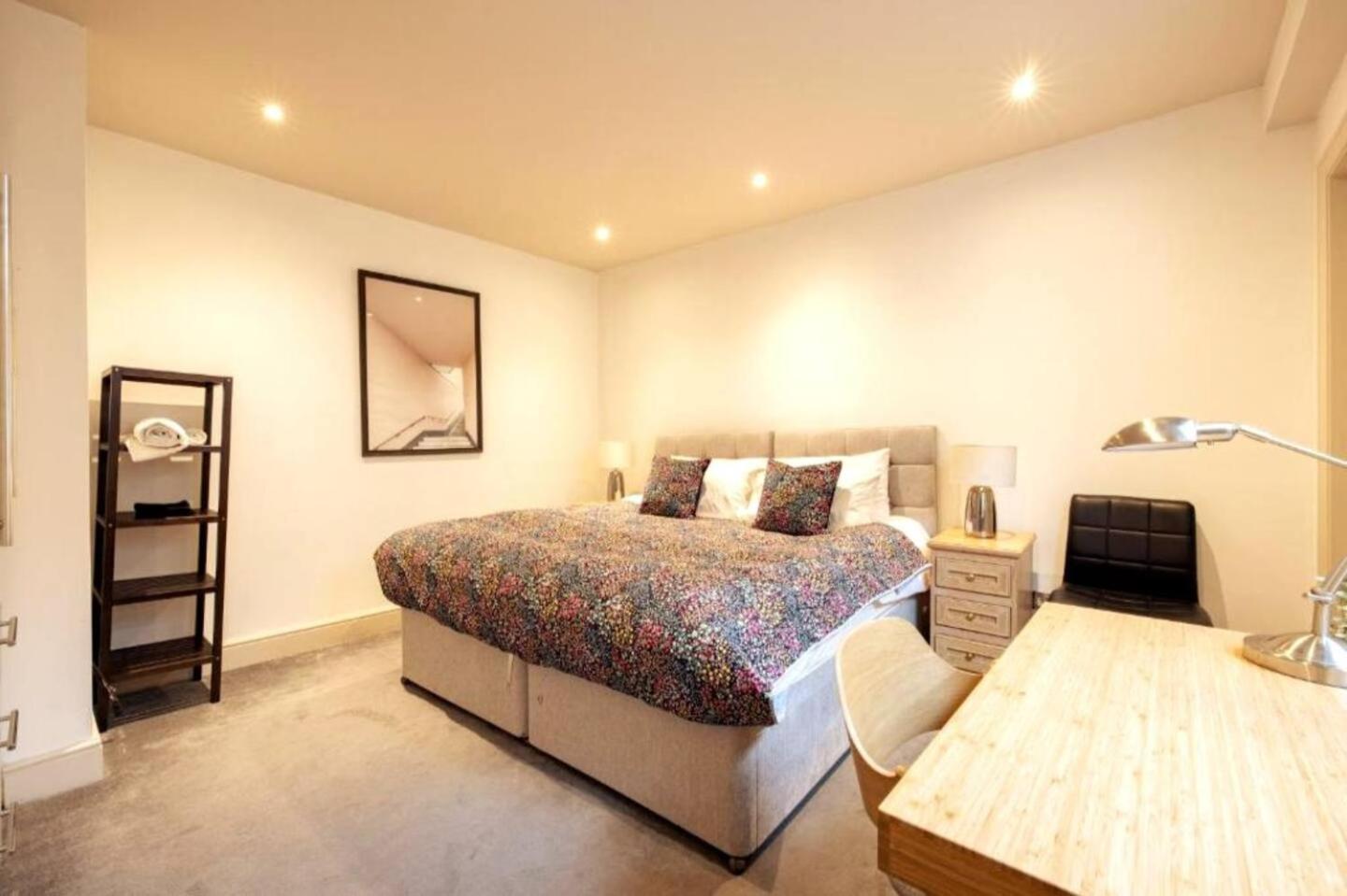 Niru Experience Hidden Gem In Chelsea 2Bd 2Ba Apartment London Bagian luar foto
