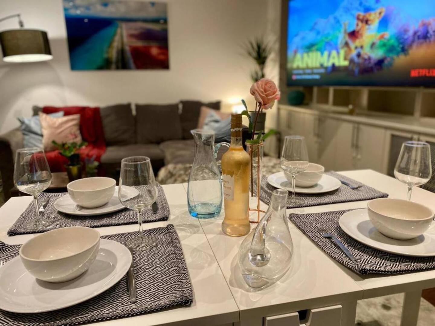 Niru Experience Hidden Gem In Chelsea 2Bd 2Ba Apartment London Bagian luar foto