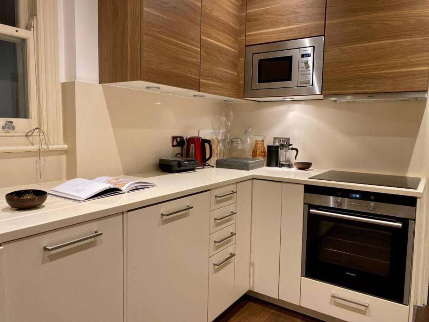 Niru Experience Hidden Gem In Chelsea 2Bd 2Ba Apartment London Bagian luar foto
