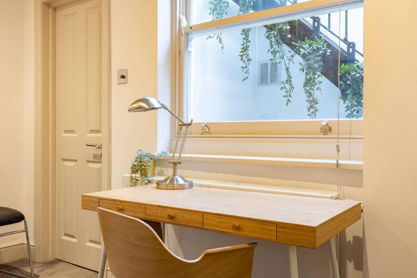 Niru Experience Hidden Gem In Chelsea 2Bd 2Ba Apartment London Bagian luar foto