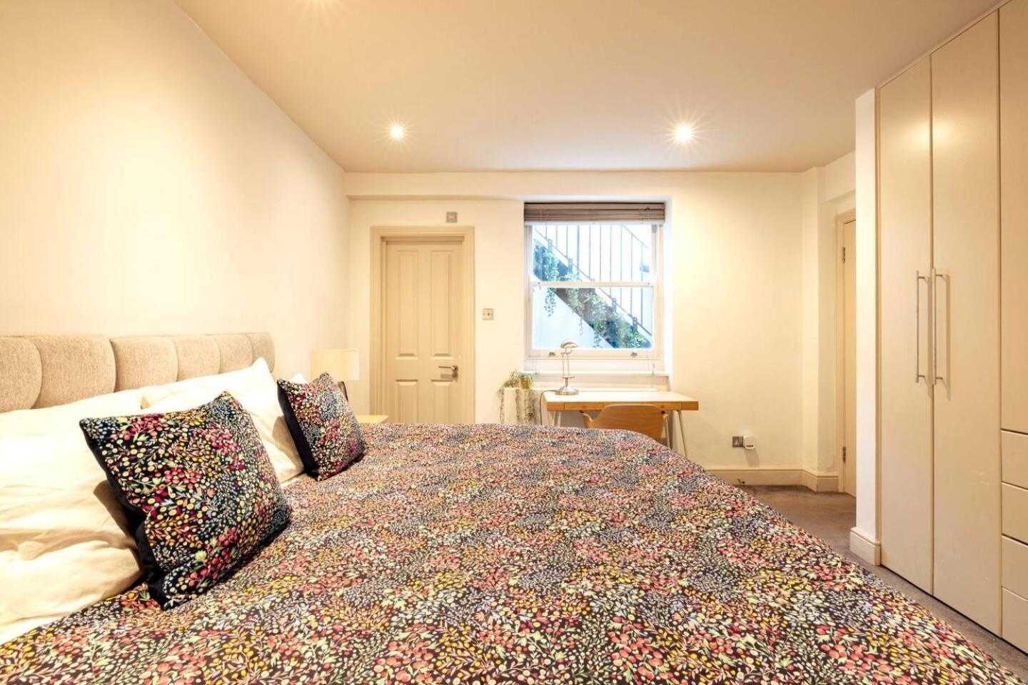 Niru Experience Hidden Gem In Chelsea 2Bd 2Ba Apartment London Bagian luar foto