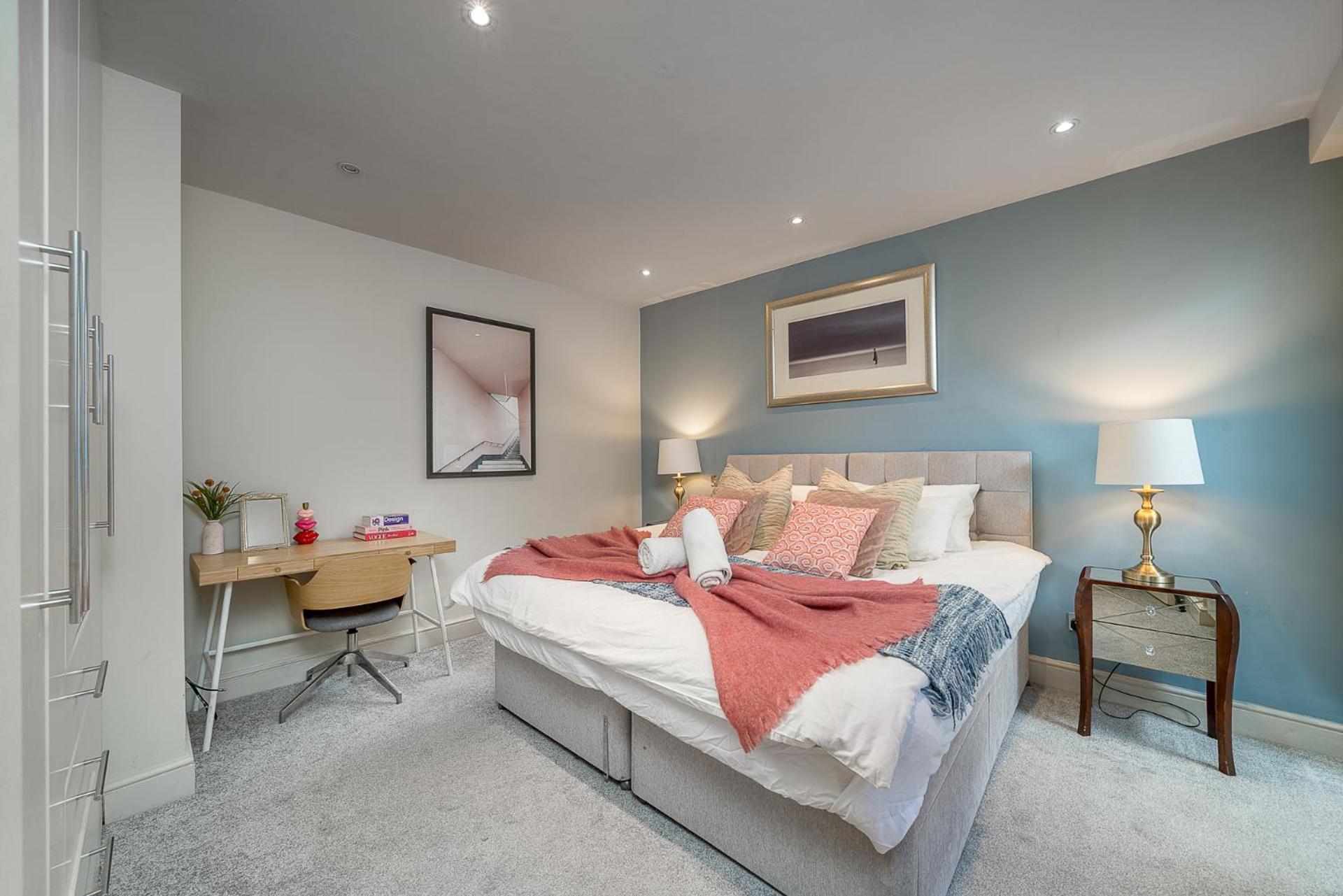 Niru Experience Hidden Gem In Chelsea 2Bd 2Ba Apartment London Bagian luar foto