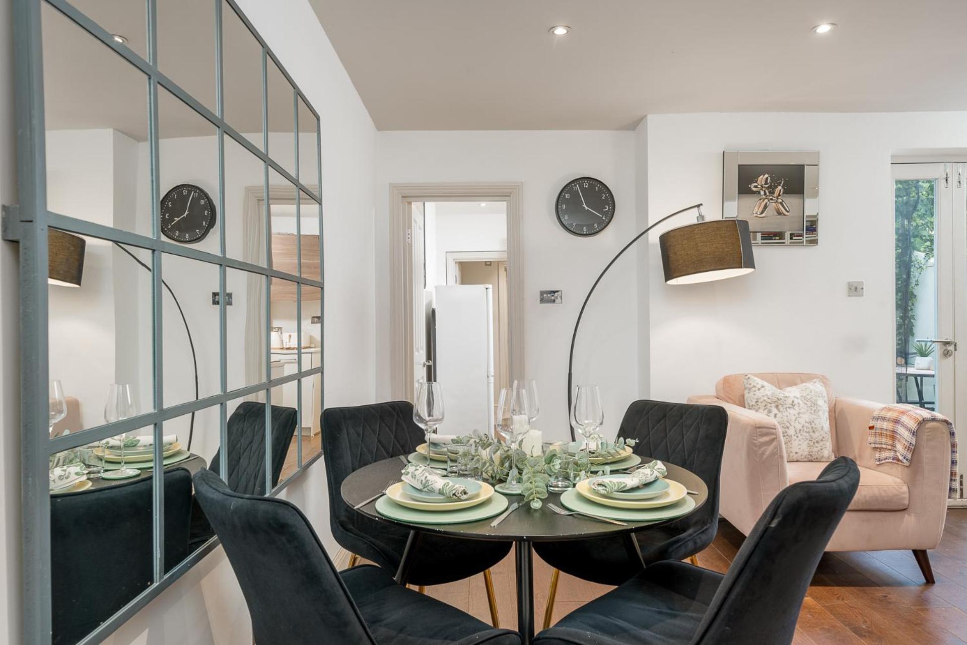Niru Experience Hidden Gem In Chelsea 2Bd 2Ba Apartment London Bagian luar foto
