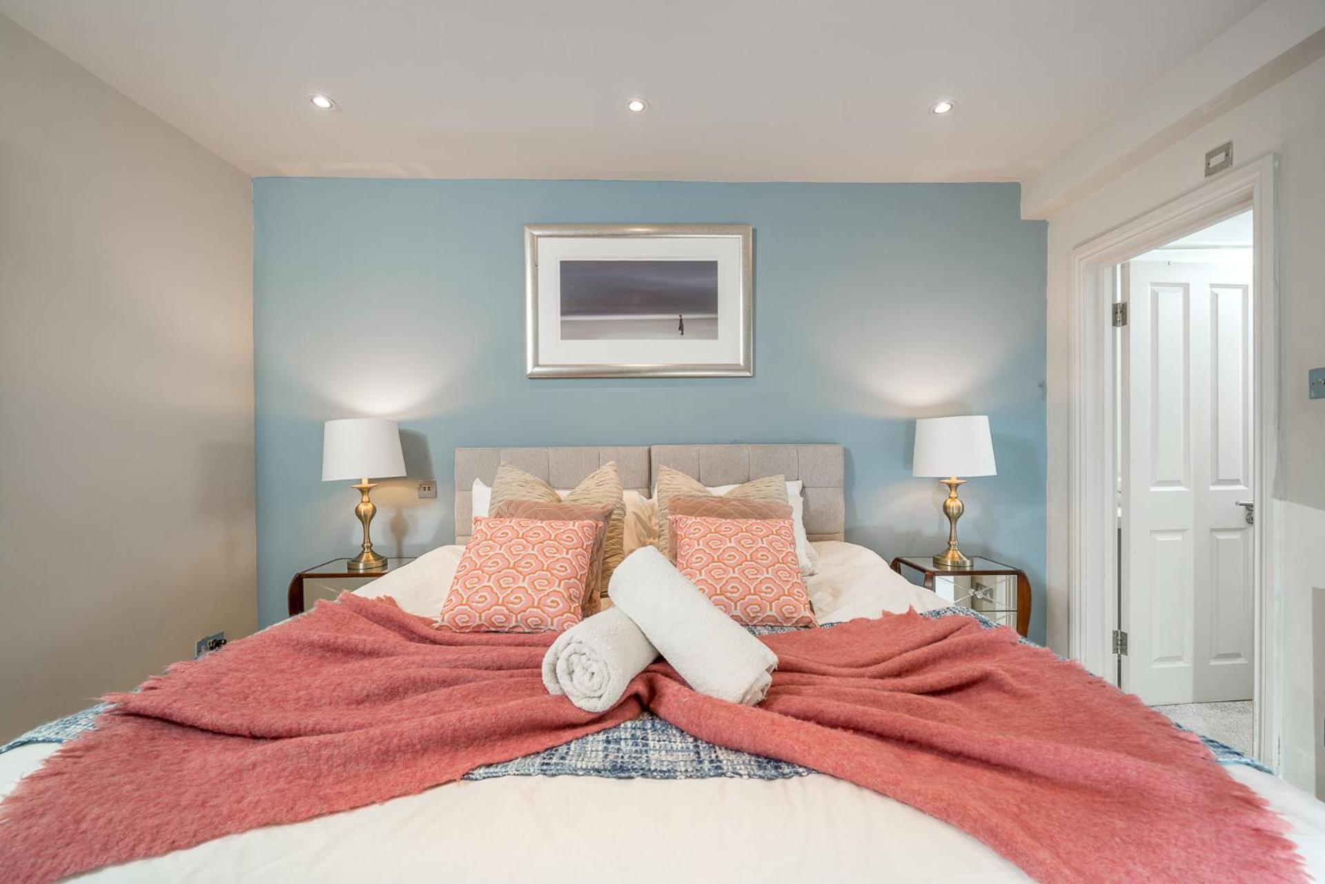 Niru Experience Hidden Gem In Chelsea 2Bd 2Ba Apartment London Bagian luar foto