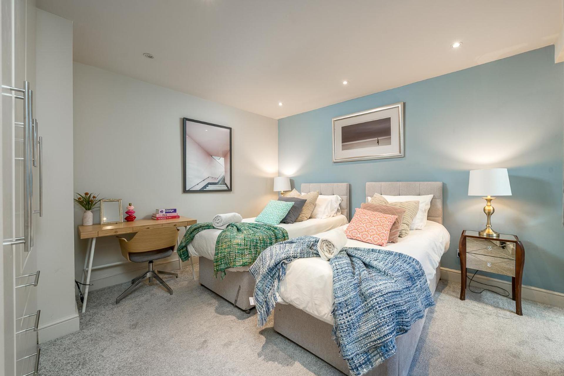 Niru Experience Hidden Gem In Chelsea 2Bd 2Ba Apartment London Bagian luar foto